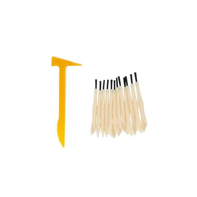 proces moczenia jajka w ciepłej wodzie przed odkrywaniem