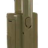 Stojak z uporządkowanymi przyrządami do sprzątania dla dzieci