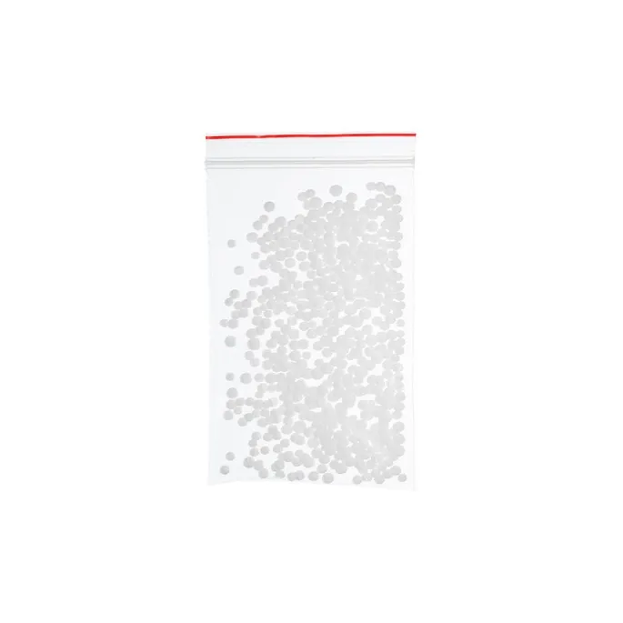 Śliwkowy, beżowy i biały kolor w zestawie sprzątającym dla dzieci