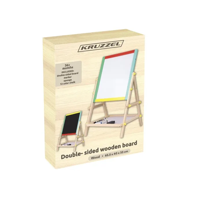 Zbliżenie na powierzchnię kredową tablicy z kolorowymi rysunkami