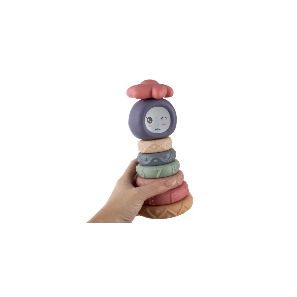 Detal piszczałki w jednym z klocków sensorycznych dla dzieci