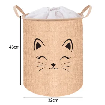 Zbliżenie na dwa uchwyty kosza ułatwiające przenoszenie