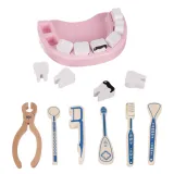 Zbliżenie na stetoskop i termometr z zestawu małego doktora