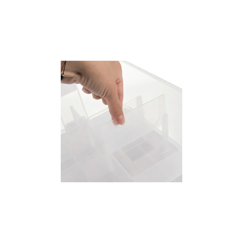 przezroczysty pojemnik do organizacji przestrzeni zabaw