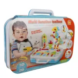 Zestaw mozaiki kreatywnej z wkrętarką i kolorowymi elementami na tle walizki