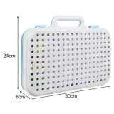 Zbliżenie na śrubki i nakrętki zestawu mozaiki kreatywnej dla dzieci