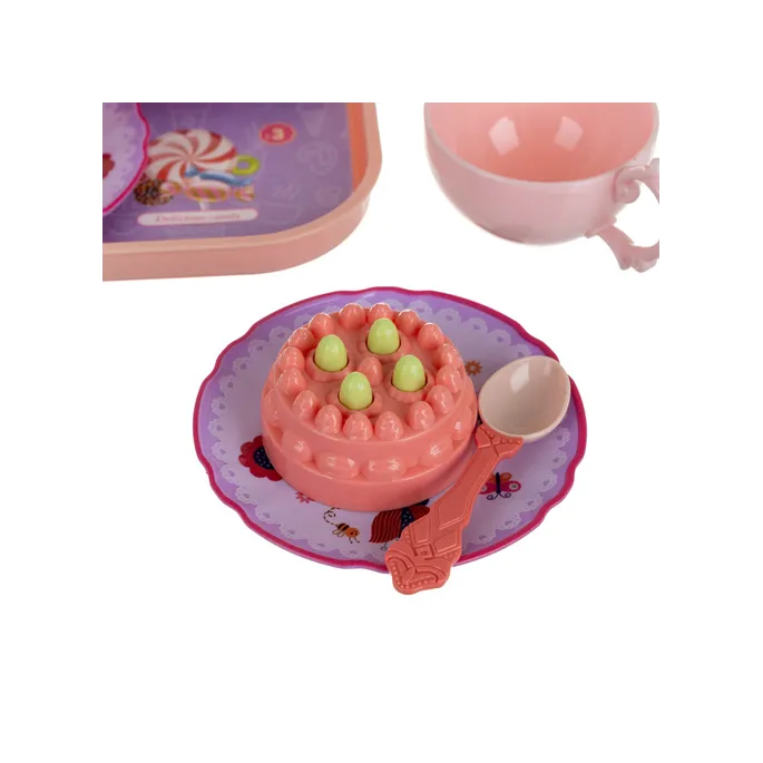 praktyczna walizka mieszcząca cały zestaw herbaciany dla dzieci