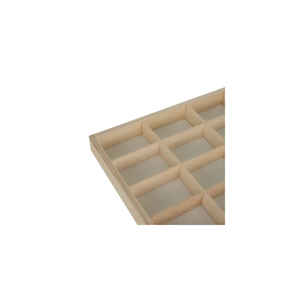 Półka na lalki z elementami montażowymi kompletna w zestawie