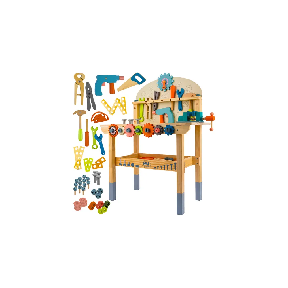 drewniany stół warsztatowy z narzędziami dla dzieci na tle białym