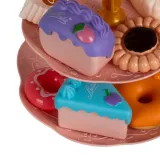 łyżeczki i szczypce z dziecięcego zestawu do herbaty