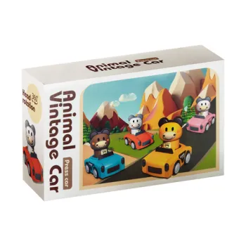 czerwony pojazd sensoryczny z sympatycznym zwierzątkiem