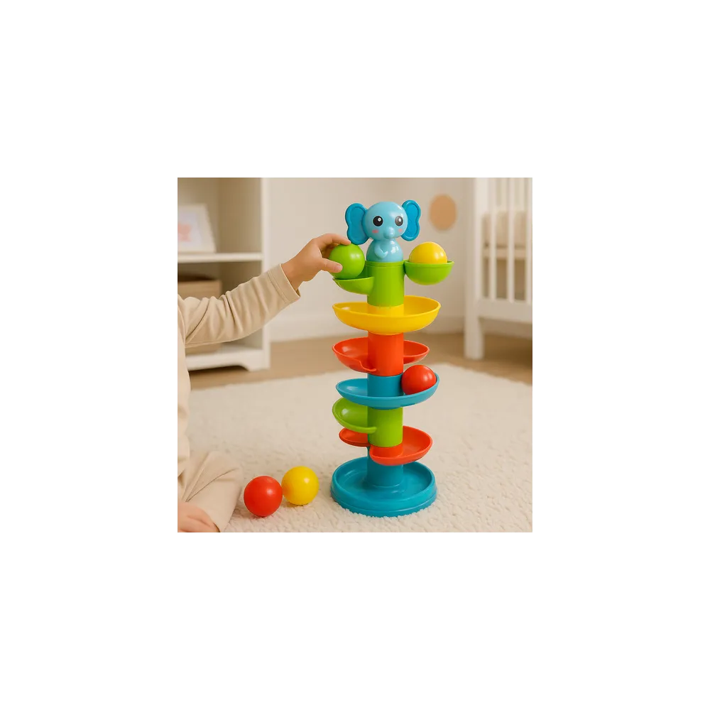 Dłoń dziecka umieszcza piłkę na szczycie wieży z piłeczkami