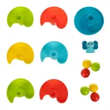 Detale materiałów i faktury wieży z piłeczkami