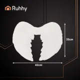 zbliżenie na pierzaste skrzydła anioła 45 x 35 cm