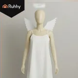 skrzydła anioła przedstawione w pełnej okazałości na białym tle