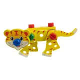 dziecięce narzędzia z drewna w ułożeniu pokazującym wszystkie akcesoria