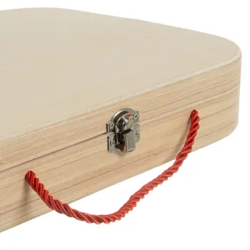 drewniana skrzynka kruzzel złożona i gotowa do przenoszenia