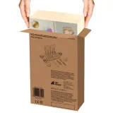 Drewniana tacka z miseczkami i kulkami w różnych kolorach