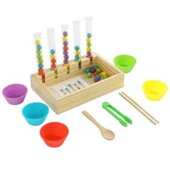 Kolorowe akcesoria edukacyjne do nauki matematyki dla dzieci