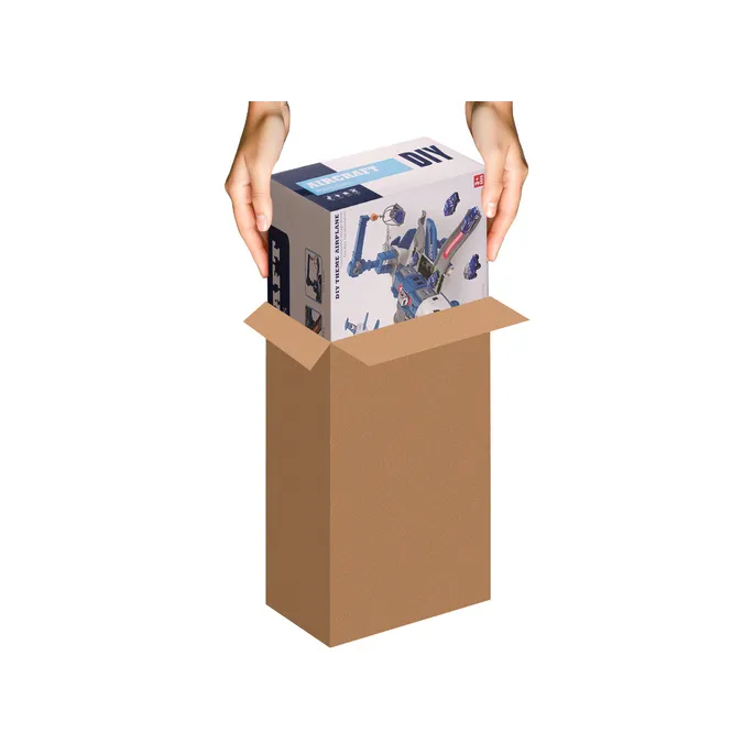 otwarta rampa samolotu z wystawionymi autkami policyjnymi