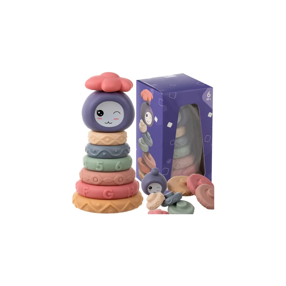 Klocki sensoryczne miękkie 8 sztuk ułożone w wieżę na białym tle