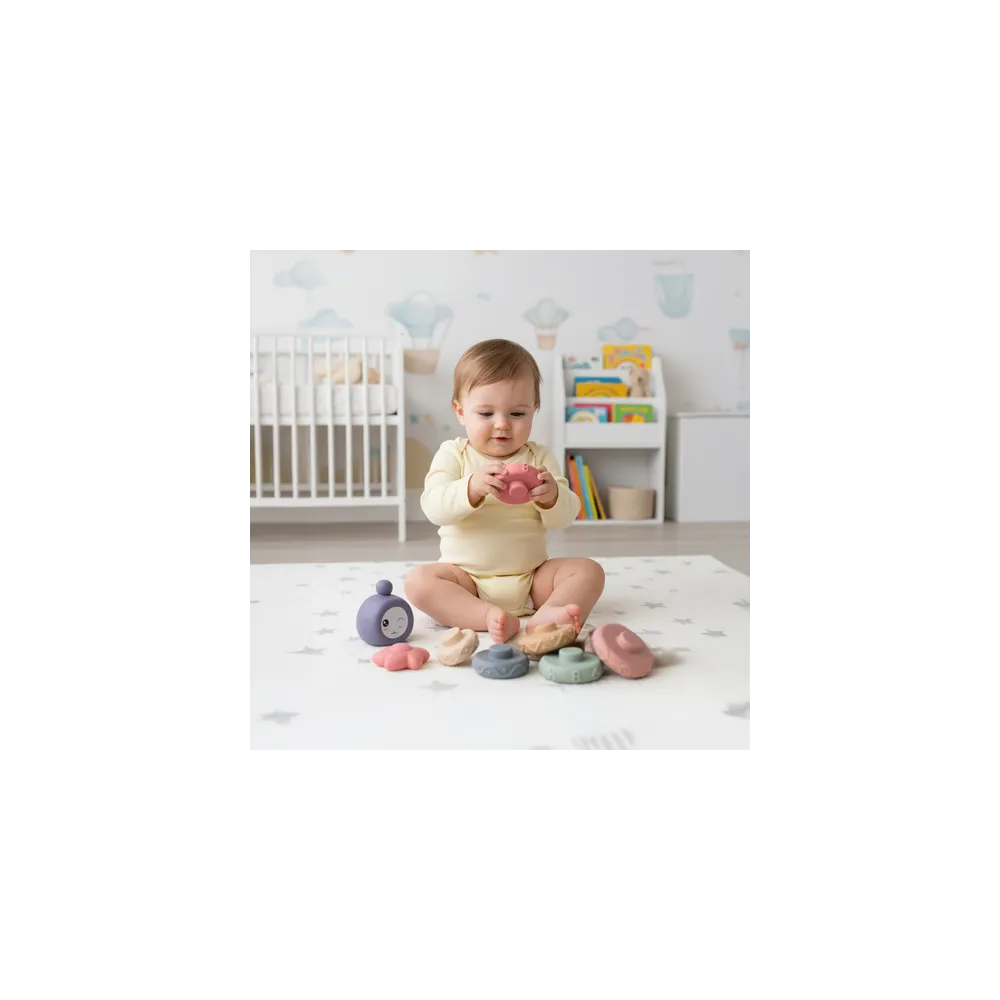 Komplet klocków sensorycznych 8 sztuk prezentowany na zdjęciu z bliska