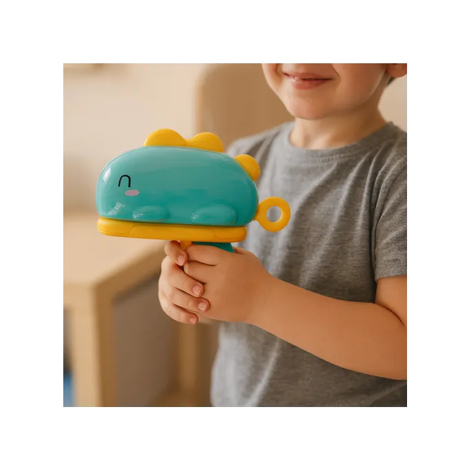 zawieszona tarcza do gry przygotowana do strzałów piłeczkami