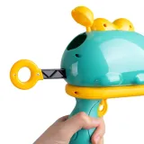 haczyki i przyssawka umożliwiające łatwe zamontowanie tarczy na ścianie