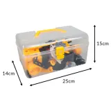 zbliżenie na śrubki, koła i trybiki z zestawu konstrukcyjnego