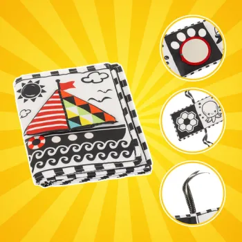 Detal zwierzęcych motywów na książeczce sensorycznej Kruzzel