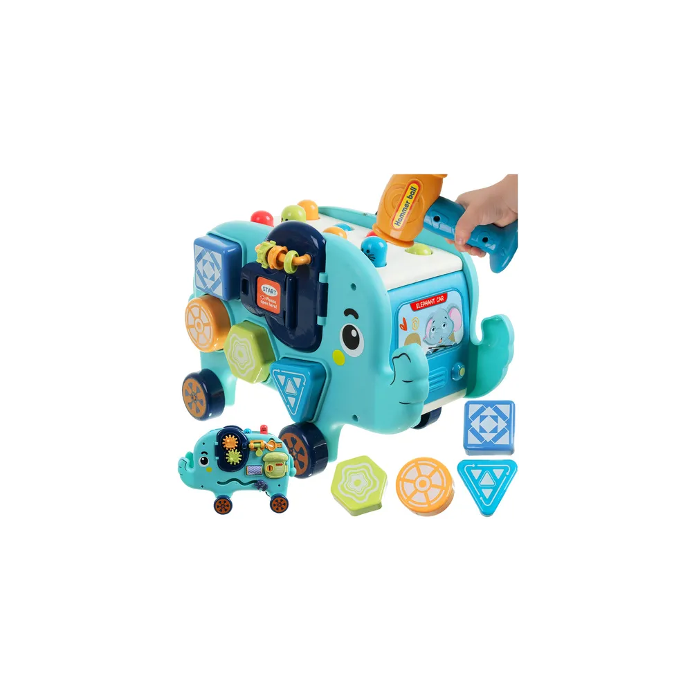 interaktywny słonik w pełnej okazałości na tle białym