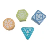 zestaw wszystkich elementów z kolorowym opakowaniem w tle