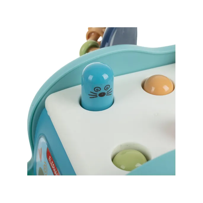 widok detalu korpusu z wyrazistymi kolorami i fakturami