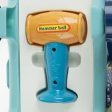 zbliżenie na uchwyt i detale twarzy słonika interaktywnego