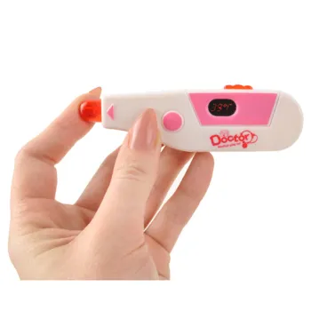 widok na akcesoria medyczne: stetoskop, lusterko i termometr