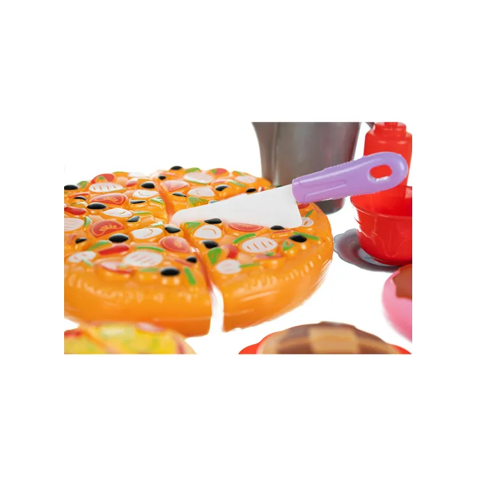 pizza, pizzerka i nóż do pizzy z zestawu dla dzieci