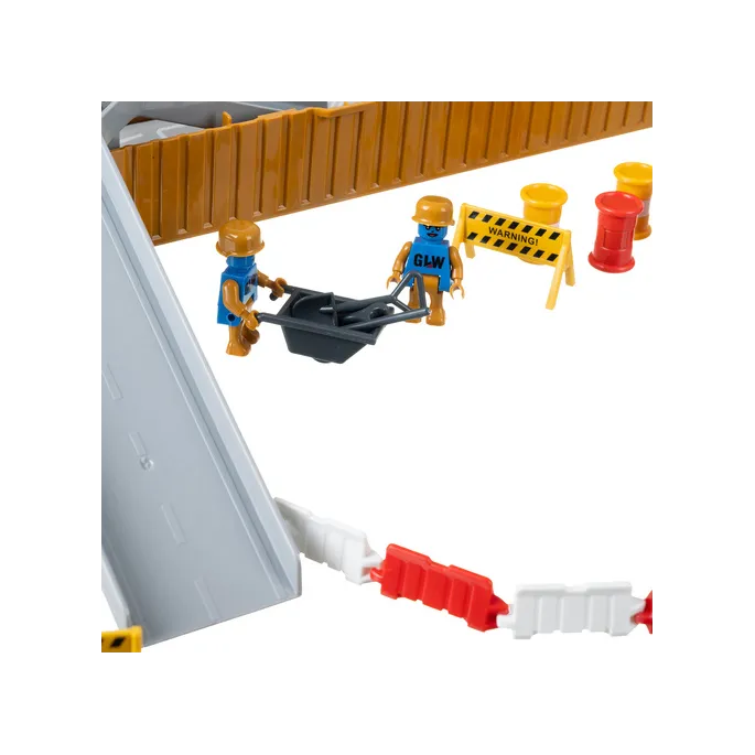 ładnie wykonana wywrotka z otwartą platformą w zestawie