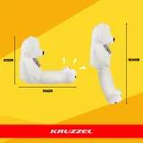 zbliżenie na haftowany pyszczek kremowego misia pluszowego