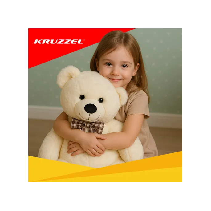 kremowy miś pluszowy z wykończonymi łapkami na tle dziecięcego pokoju