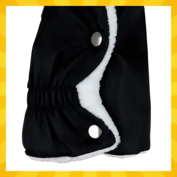 Uchwycenie mufek z obu stron prezentujących uniwersalny design