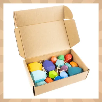 zbliżenie na drewniane elementy klocków kruzzel