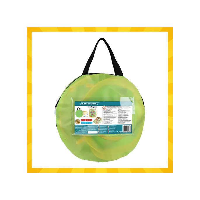 Akcesoria do gry Rzut piłeczką Kruzzel 26751 ułożone obok tarczy