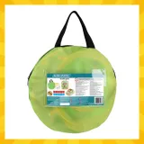 Akcesoria do gry Rzut piłeczką Kruzzel 26751 ułożone obok tarczy