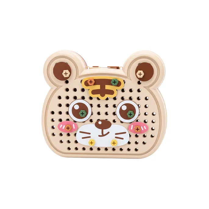 dziecko bawiące się zestawem kosmicznych klocków