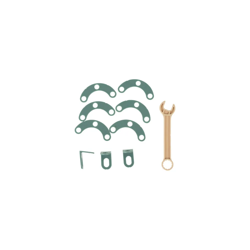 zestaw kluczy i śrubokręt ręczny obok śrubek i kolorowych kołków