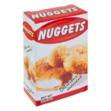 kubeczek z rurką oraz zabawkowe sztućce obok produktów spożywczych