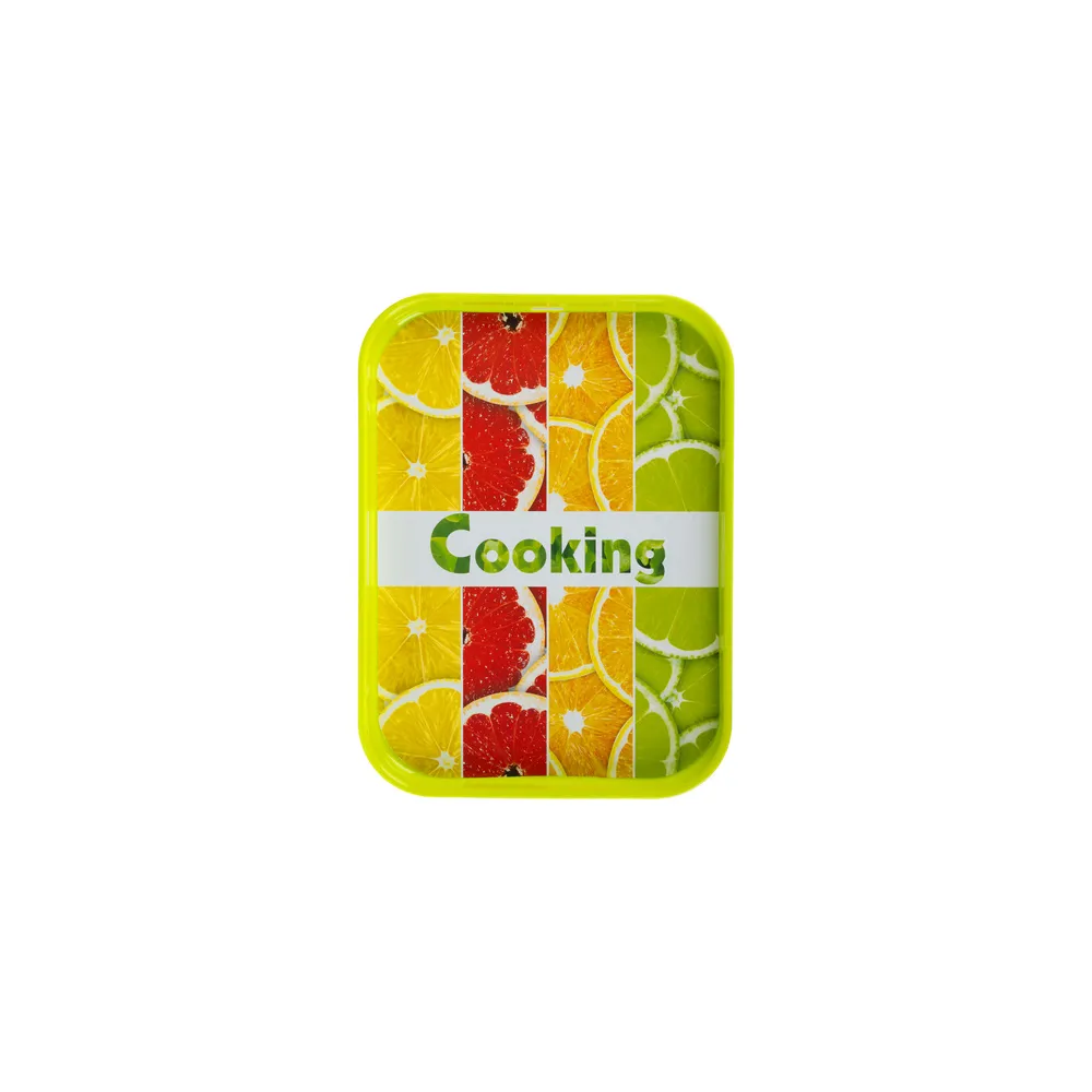 cały zestaw fast food widoczny z perspektywy dziecka