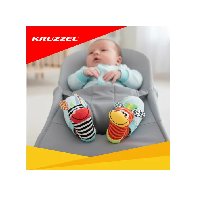 detal grzechotki z motywem zwierzątka na opasce na rączkę