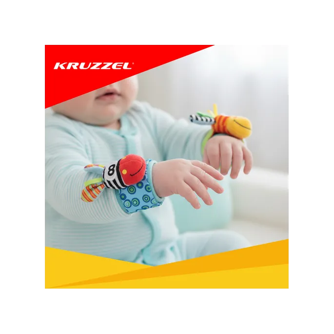 grzechotki z różnobarwnymi elementami ułożone w całość