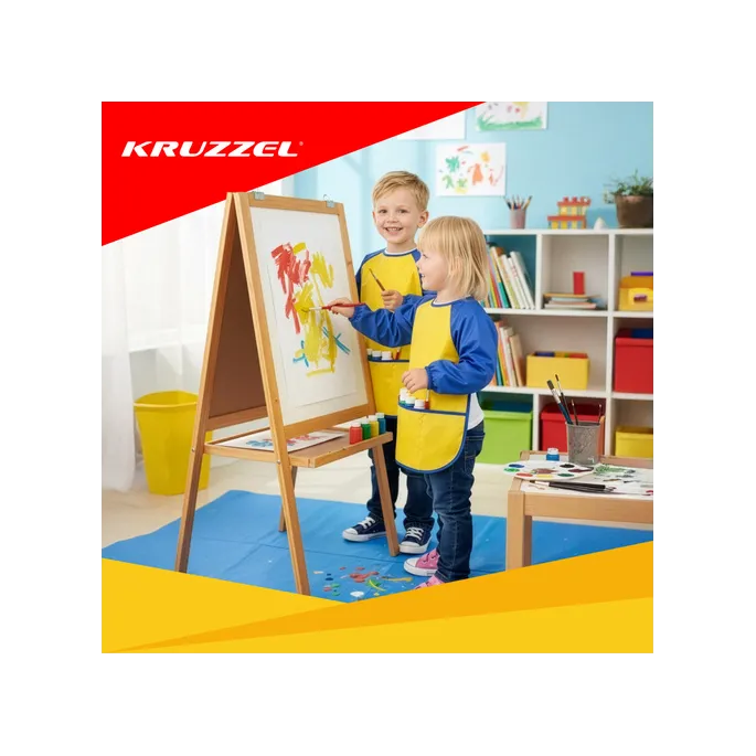 fartuszek kruzzel dziecięcy zaprezentowany na płasko